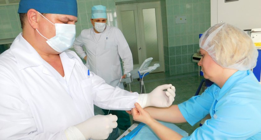 Рязанские врачи впервые удалили опухолевый тромб из почки