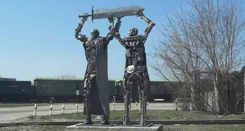 В Рязани убрали скульптуру-пародию на монумент «Тыл — фронту»