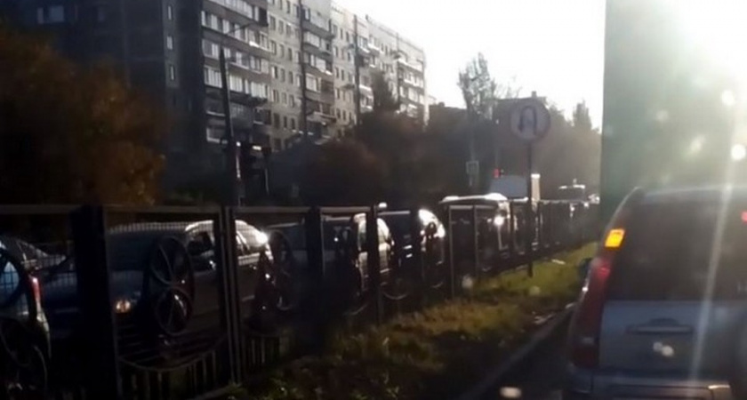Жители Рязани пожаловались на огромные пробки на выезде из Дашково-Песочни