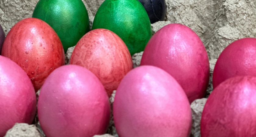 Священник сказал, в какие цвета нельзя красить яйца на Пасху: оказалось, что их всего три