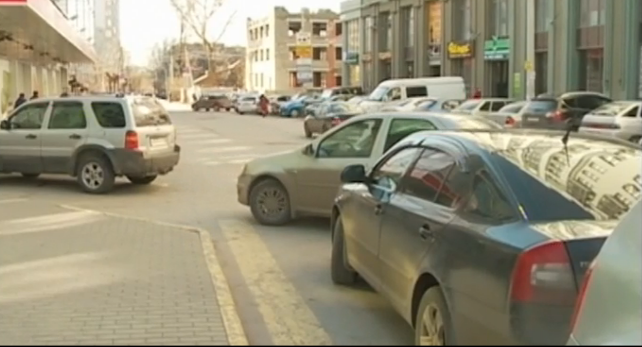 Эксперимент: можно ли без проблем припарковковаться в центре Рязани