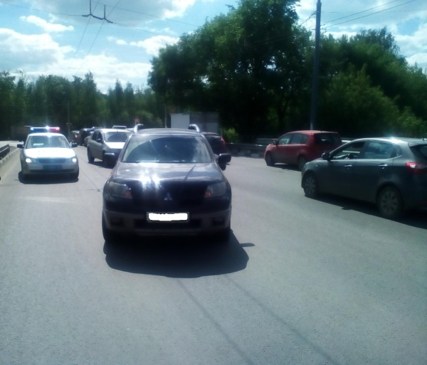 На улице Есенина рязанец попал под колеса автомобиля