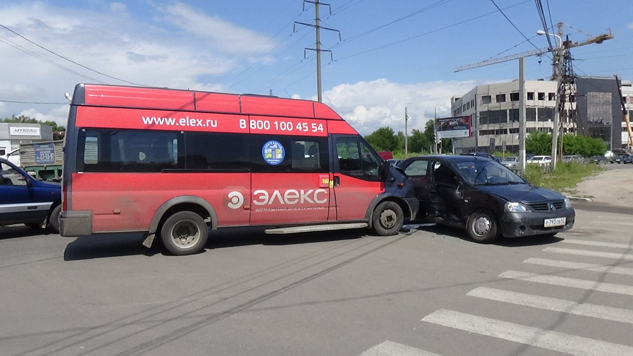 ДТП на Яблочкова в Рязани: Пьяный водитель врезался в маршрутку. Видео
