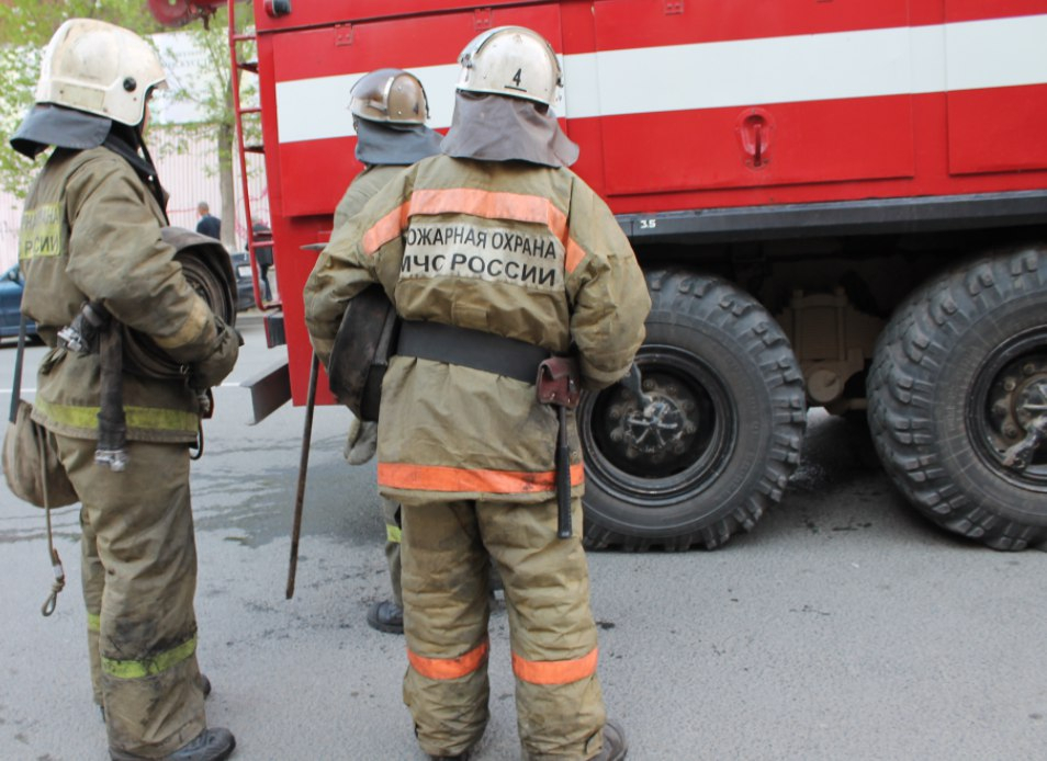 Пожар в Рязани - на улице Тимакова загорелась квартира в пятиэтажке