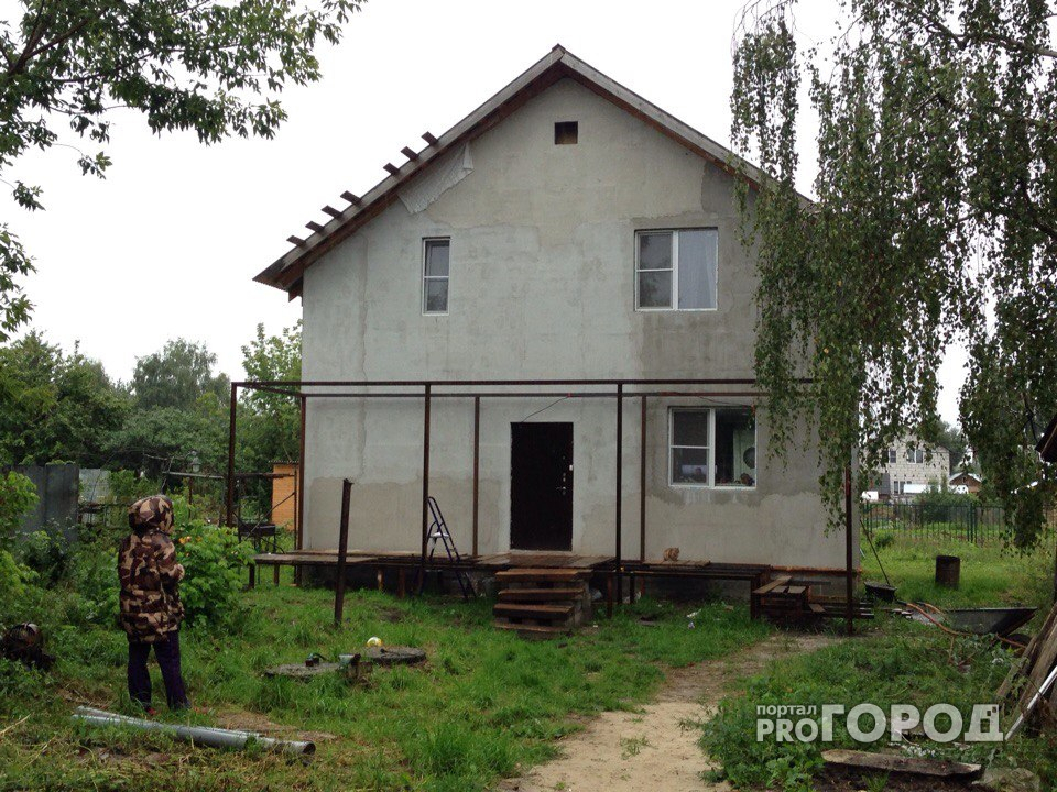 Многодетная семья построила дом в Дягилево,... но его могут снести