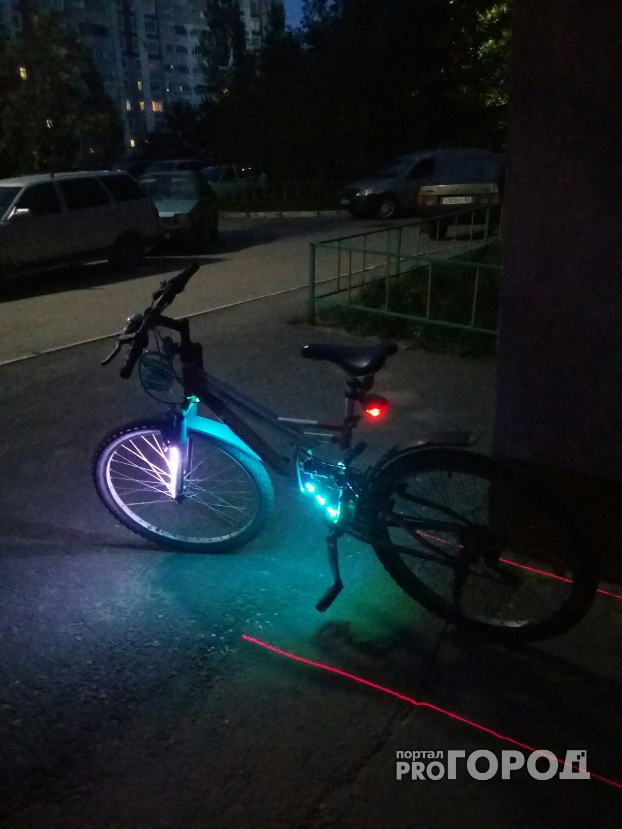 Житель Рязани превратил свой велосипед в НЛО, чтобы выжить на темных улицах
