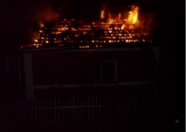 Пожар около центрального автовокзала - загорелся дом