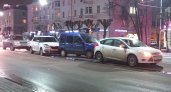 Видео: на Первомайском проспекте столкнулись четыре иномарки