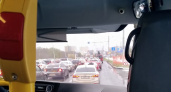 Автомобилисты Рязани продолжают массово ездить по выделенной полосе