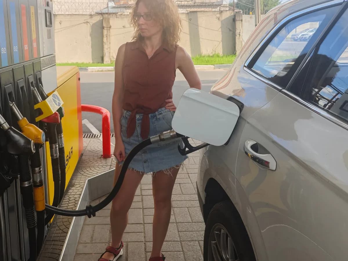 Бензин в Рязани подешевел, но не появился: что происходит на заправках и почему рязанцы вновь стоят в очередях
