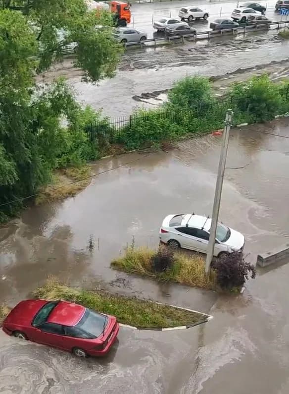 «Кальное каждый раз тонет»: как рязанцы борются с потопами после самого сильного дождя в Центральной России