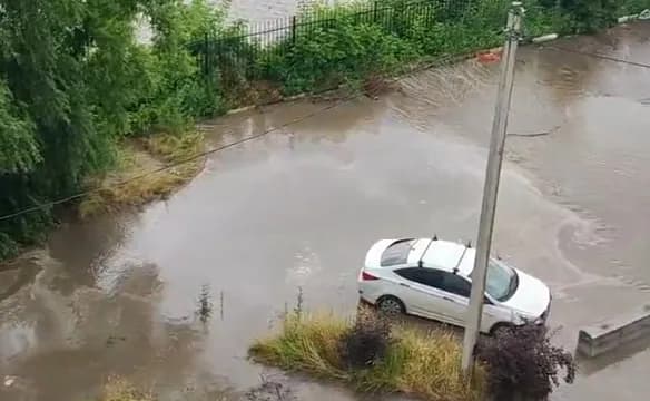 «Кальное каждый раз тонет»: как рязанцы борются с потопами после самого сильного дождя в Центральной России