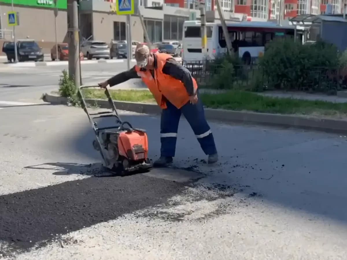 На дорогах Рязани до конца недели массово заделают ямы