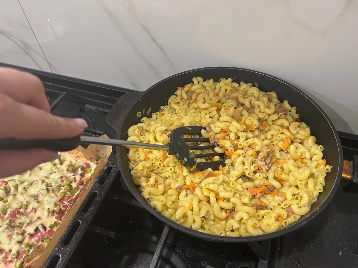 Что нужно есть на ночь? Врач назвала продукты, которые помогают быстрее уснуть