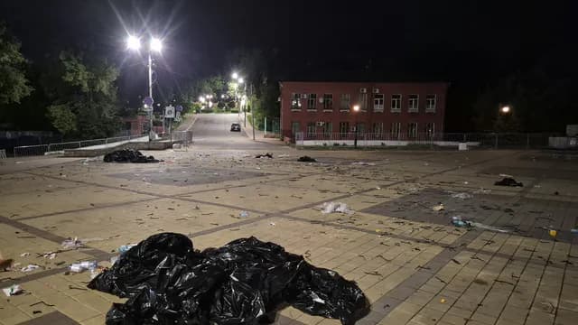 «Горы мусора перекатываются ветром»: площадь перед рязанским цирком после праздника превратилась в свалку