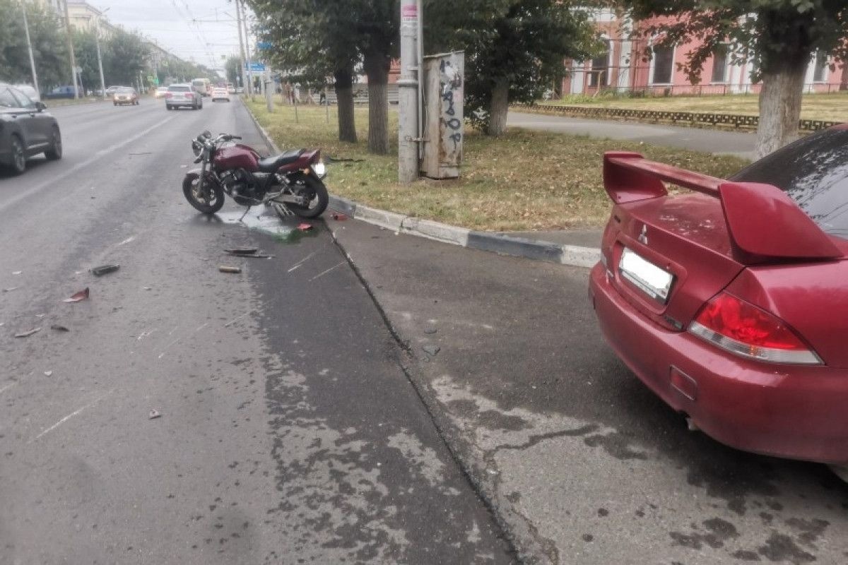 В центре Рязани в ДТП попали легковушка и мотоцикл | 13.09.2022 | Рязань -  БезФормата