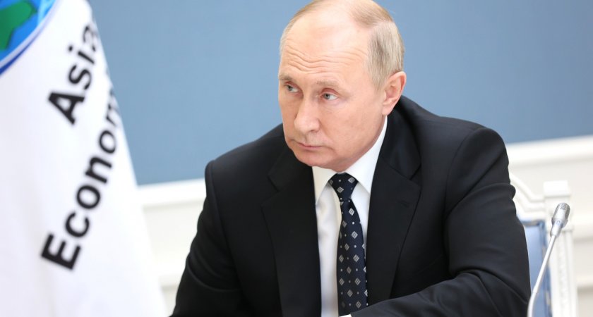 Мнение Путина: что думает президент России о введении QR-кодов на транспорте?