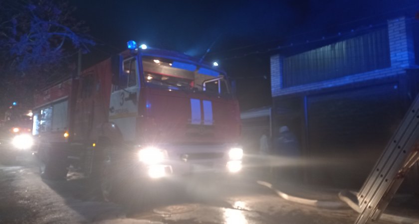 На окраине Рязани произошел пожар: дотла сгорела баня 