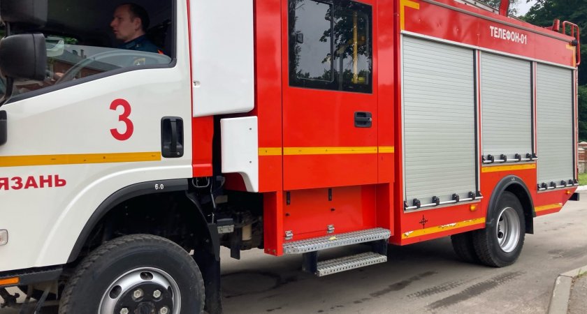 На заводе «Тяжпрессмаш» произошёл пожар: загорелся деревообрабатывающий цех