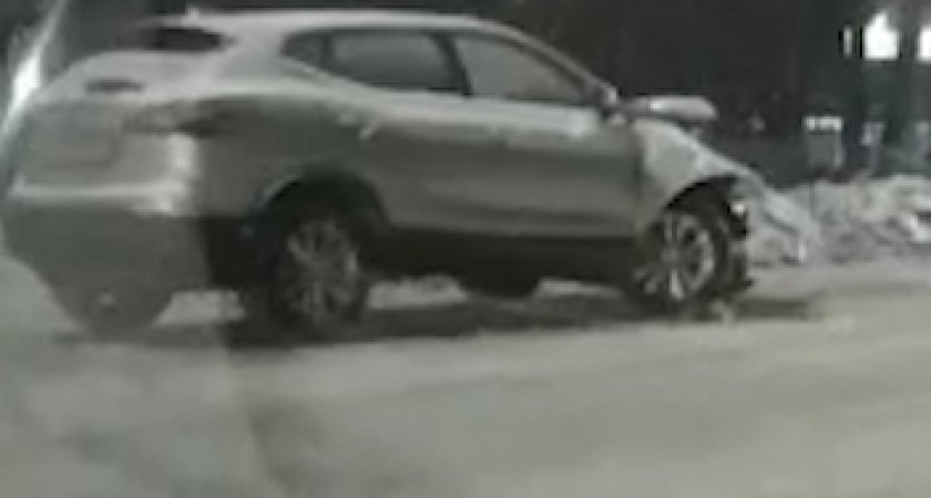 Легковушка улетела в кювет: на Ряжском шоссе произошла серьёзная авария
