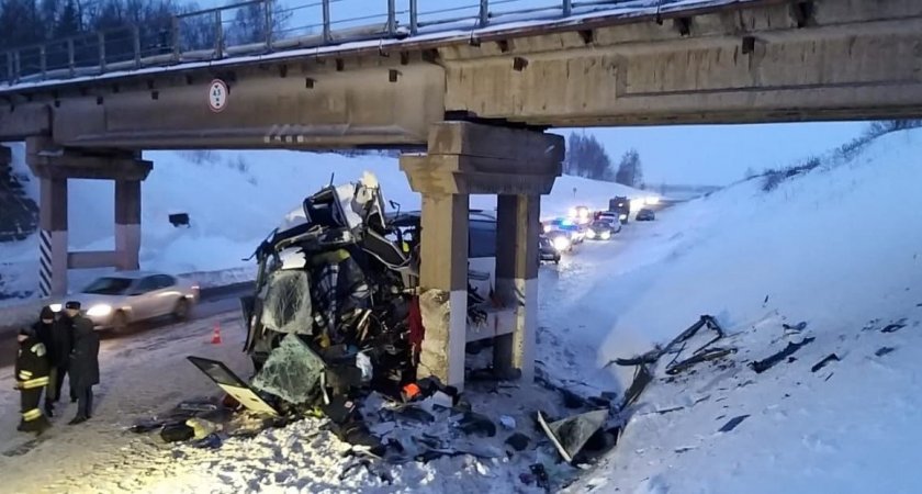 Троих пострадавших в ДТП с автобусом доставят на вертолёте в Рязань