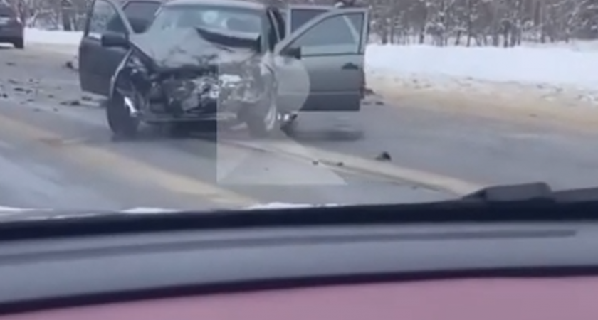 На Солотчинском шоссе столкнулись три легковушки: в ДТП пострадало двое детей