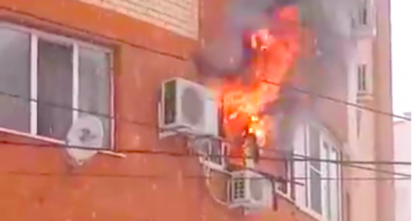 В Дашково-Песочне загорелась квартира - опубликовано видео
