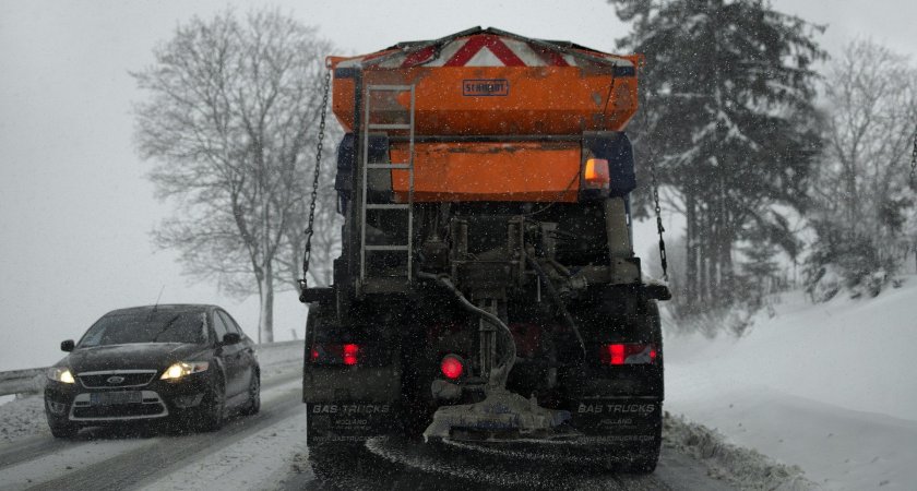 Припаркованные машины эвакуируют: рязанцев предупредили об уборке улиц от снега