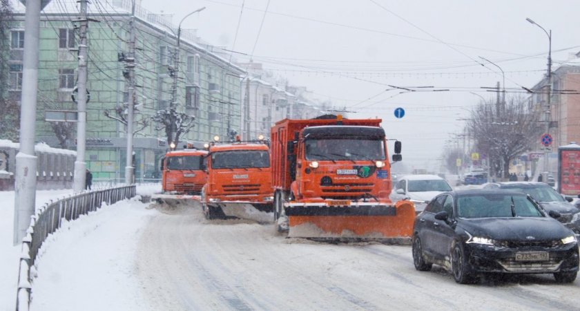 Водителей попросили не парковаться на нескольких улицах: будут убирать снег