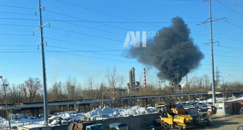 В Рязани 1 марта нефтезавод тушат 58 сотрудников МЧС