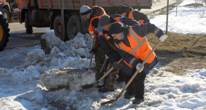 В Рязани 1 марта убирают пешеходные зон от снега и наледи