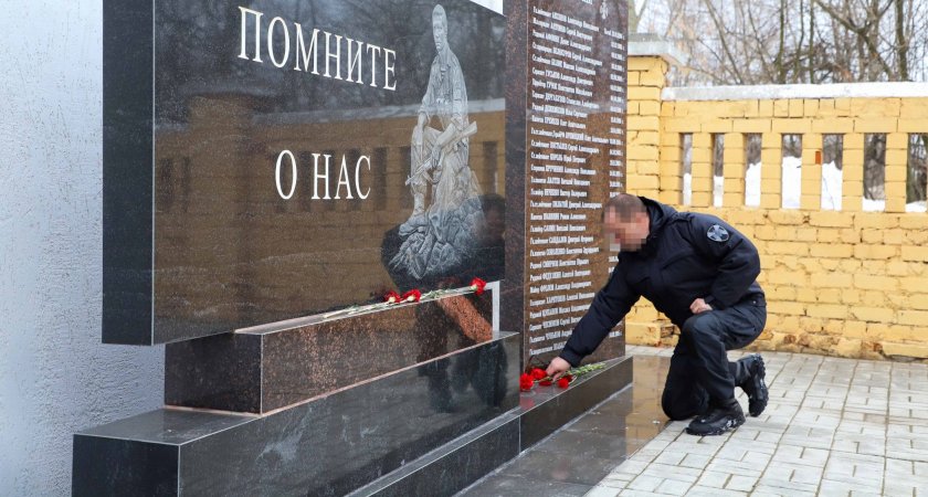 В Рязани 4 марта почтили память заслонившего товарищей от взрыва сотрудника ОМОН