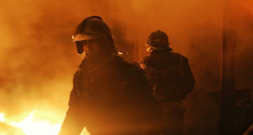 В Рязани в пожаре в девятиэтажном доме спасли двух человек