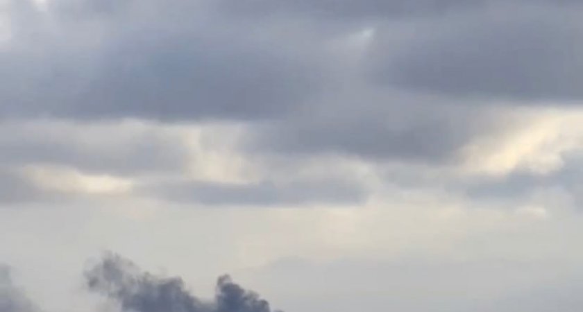 Крупный пожар в Рязани: в промзоне загорелся автоприцеп 