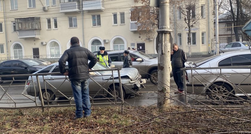 Мелкое ДТП в Рязани: на Куйбышевском шоссе образовалась пробка 