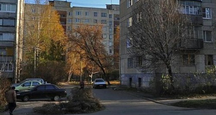 В Рязани рабочий погиб при падении с крыши высотки