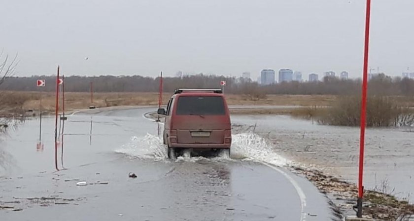 Под Рязанью затопило объездную дорогу