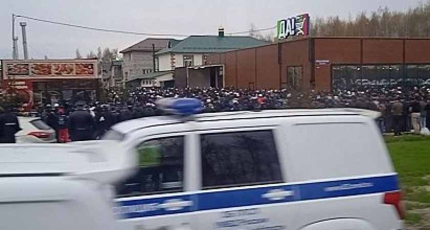 На въезде в Рязань 2 мая заметили сотни молящихся мусульман