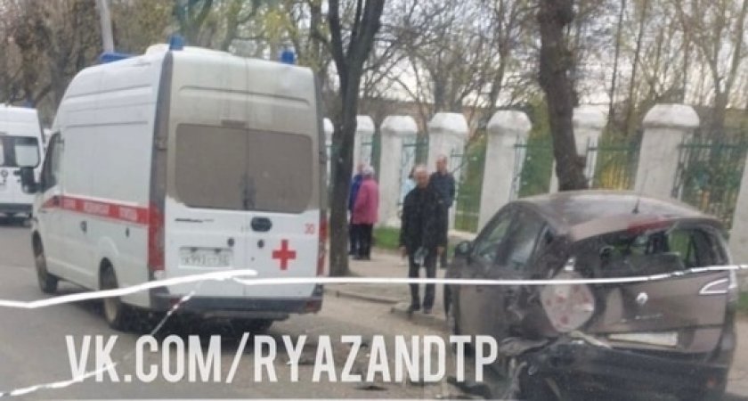 В Рязани на улице Новой 2 мая скорая помощь попала в ДТП
