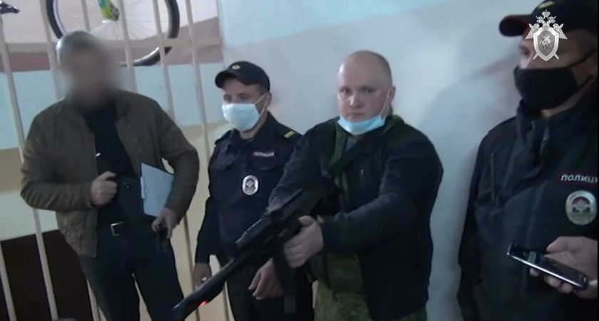 СК опубликовал видео следственных действий с убившим пятерых Франчиковым