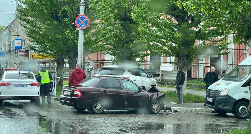 В ДТП на Циолковского в Рязани пострадал водитель Hyundai 84 лет