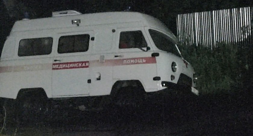 В Скопинском районе машина скорой помощи провалилась в яму
