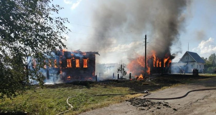 В Касимовском районе сгорели три дома