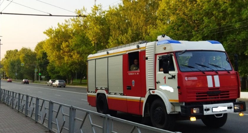 В Рязанской области при ночном пожаре в жилом доме пострадал человек