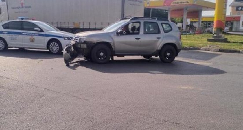 На улице Бирюзова в Рязани в ДТП с Renault Duster пострадал 17-летний мотоциклист
