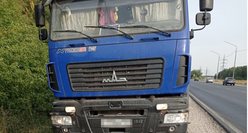 Рязанец сообщил о водителе, который сливает отходы на Ряжском шоссе