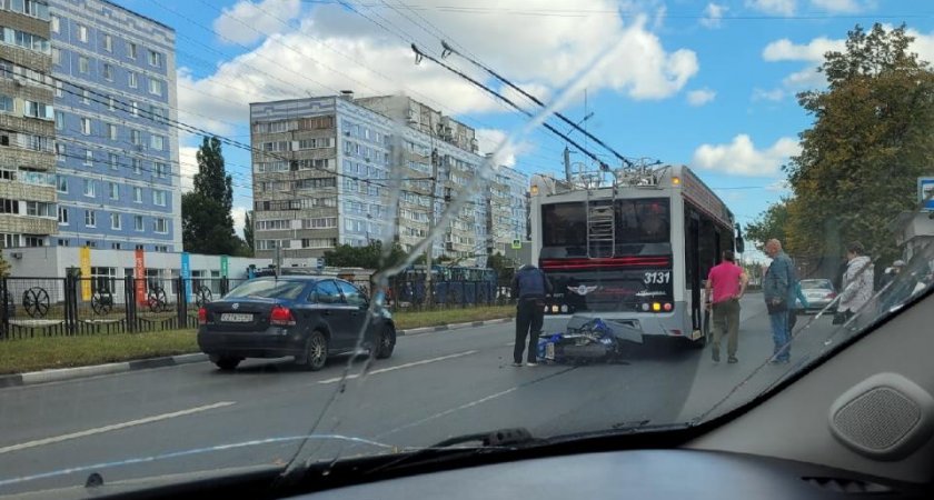 В Рязани мотоцикл влетел в новый троллейбус «Адмирал»