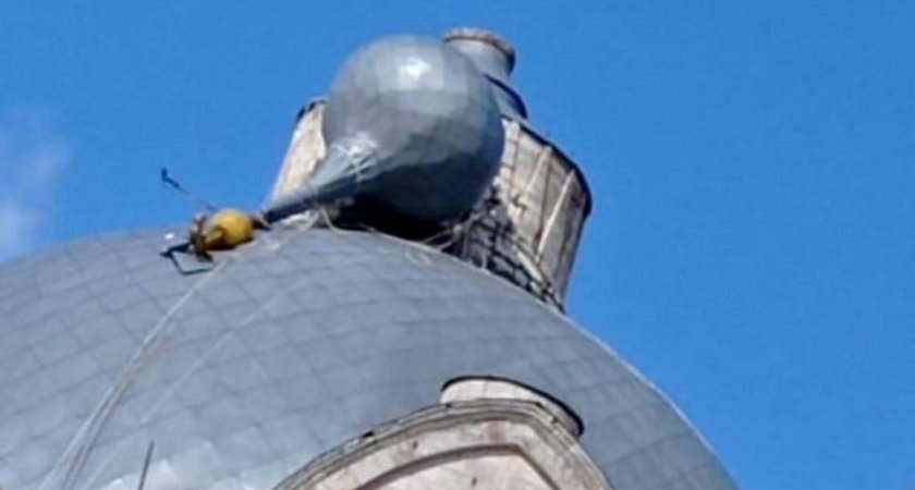 Из-за сильного ветра у церкви в Касимовском районе упал купол