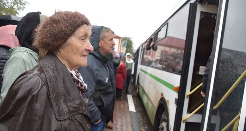 7 автобусов с мобилизованными покинули Михайловский район