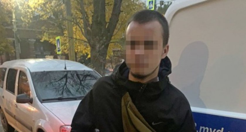 В Рязани 21-летний мужчина искал наркотики на улице Щедрина